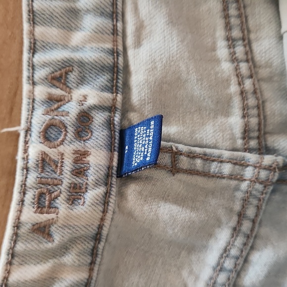 Arizona Light Wash Stripe Denim Jean Shorts Size 13 - Picture 3 of 4